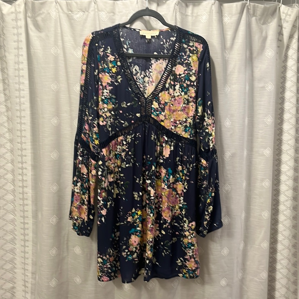 Lovestitch floral dress with small cutout detail sz L